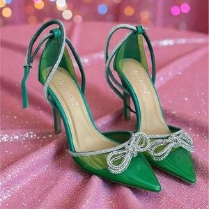 Shoe Dazzle Green Heels with Silver Bow